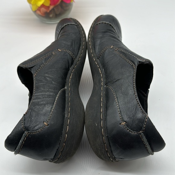 Clarks Black Leather Slip On Loafer Size 8.5 BLO6138F - Picture 4 of 6